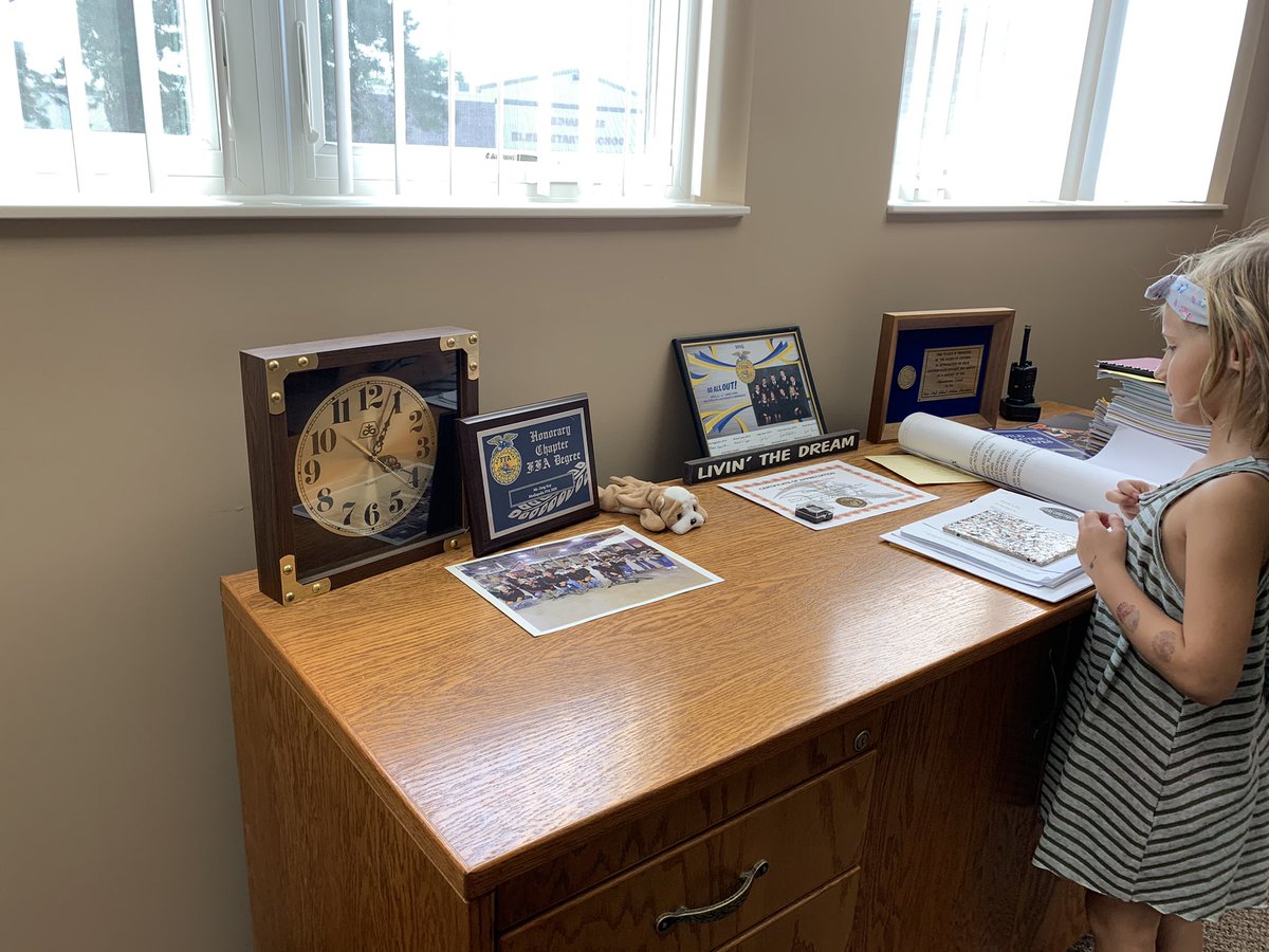 Always appreciate the support of administration and them having their FFA awards on display. #mepoclassroom