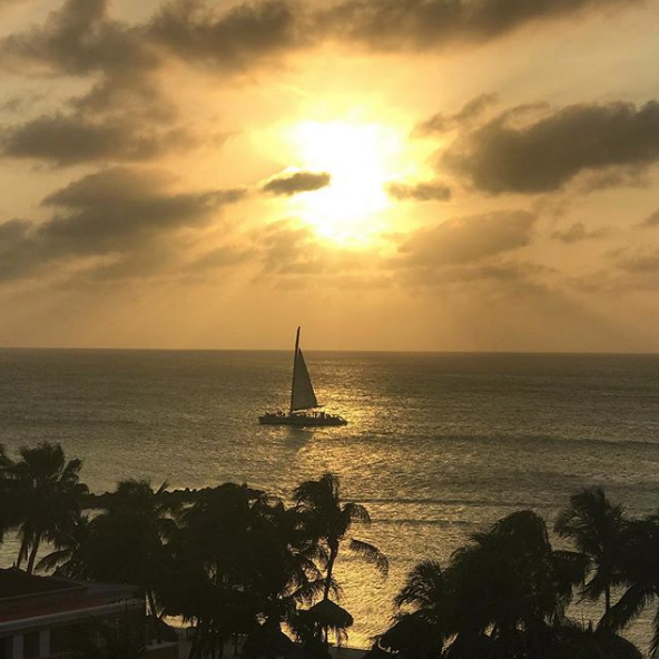 DiviResorts's tweet photo. Watching the boats pass by at sunset 😍 it's a beautiful way to end another perfect day in the Caribbean 💦🏝
Thanks, jerseydiane for this amazing 📸
#diviresorts #aruba #diviphoenix #sunset #caribbean #vacation https://t.co/9fbfKKSa29