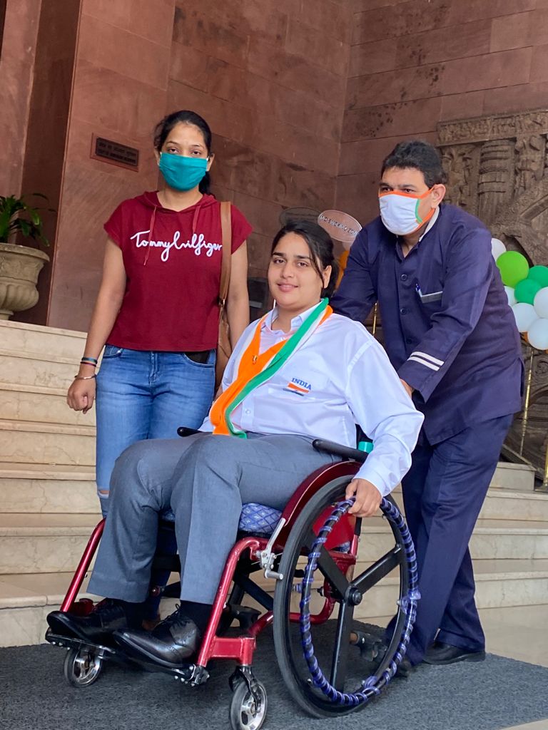 Annupsy's tweet photo. 🏆Champions Not only in 💪Paralympic But also in their Life 💯........ such a humble people🤗 https://t.co/CzuDBd8tps