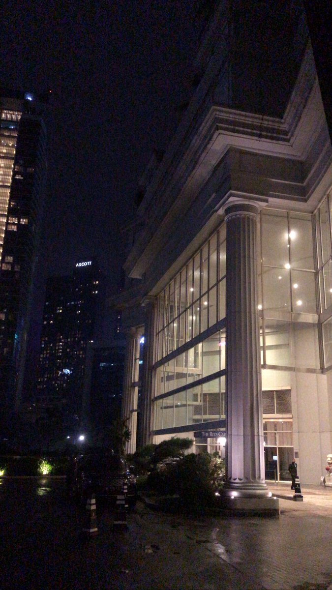seno_ProjectEAR's tweet photo. 🌃 semangat malam night shift, bekerja dan banyak uang, amin ya robbalallamin https://t.co/uJhqo5QfAG