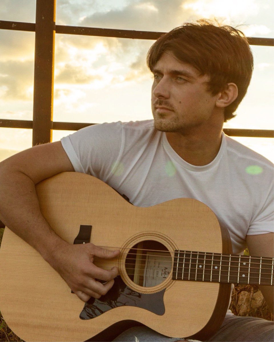 TheMattyStewart's tweet photo. I wrote this song for anybody that grew up in a small town. Give it a stream,  and I’ll love you forever 🤠

“Small Town Story” is out now on all platforms

https://t.co/jhwWIeal0z https://t.co/GgpZO9scMP