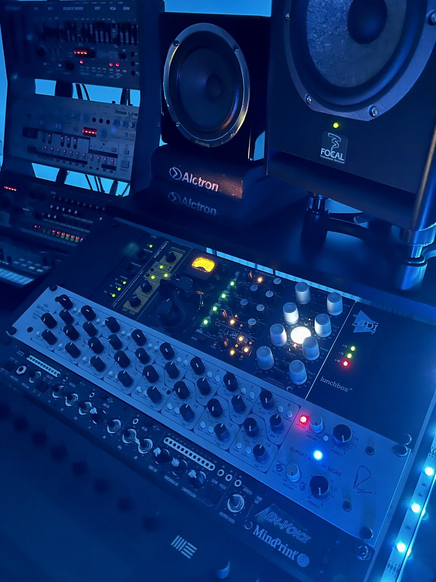 Analogue Corner Growing