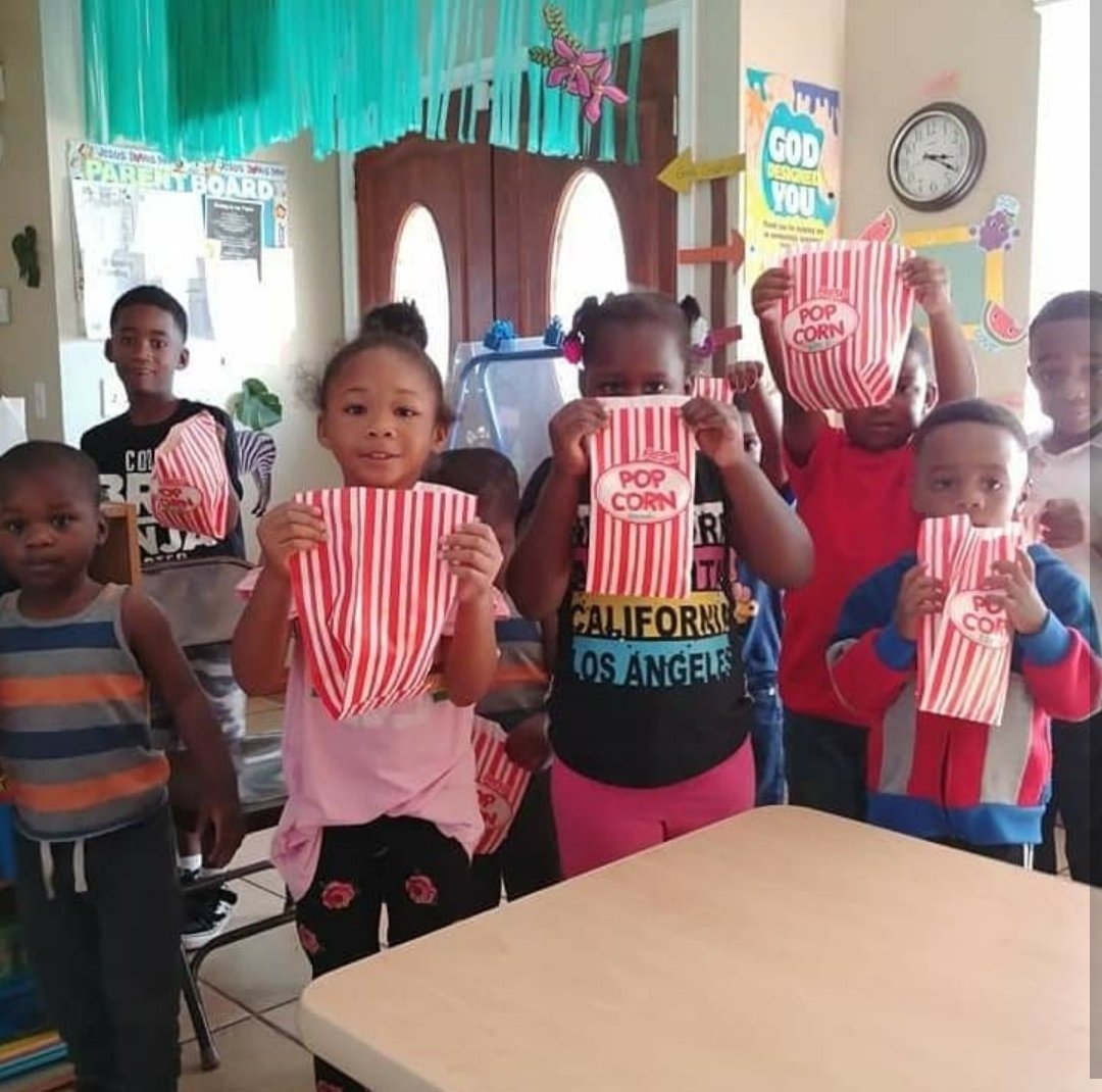 RSBDaycare's tweet photo. It's Flashback Friday!! This was a popcorn🍿 kind of day with smiles, art and fun!! #RSBD #fbf #art #crafts #artworks #daycare #learning #letterPp #popcornday #daycenter #pisforpopcorn #popcornsong #flashbackfriday❤️ https://t.co/m2t2nlbO5u
