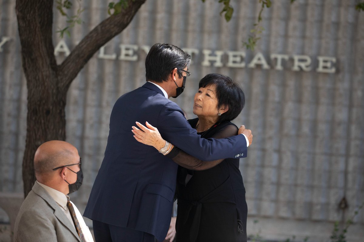 Reflecting on the life and legacy of @UNLVLeeBusiness namesake, #UNLV advocate, and visionary business leader Ted Lee at today's Celebration of Life ceremony. 

unlv.edu/news/article/t…