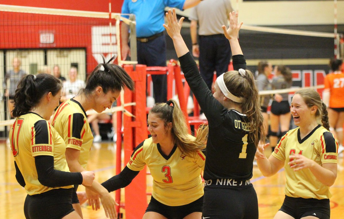 Ott_Athletics's tweet photo. VB: Otterbein - 3, Hanover - 0 (FINAL) ... Cards prevail in a sweep by scores of 25-20, 25-22, 25-6! Libero Bridget Oder tallies 16 digs, four assists and three service aces in the victory. Second match coming up soon against Geneva. 🏐 https://t.co/f9N6LU3m1V