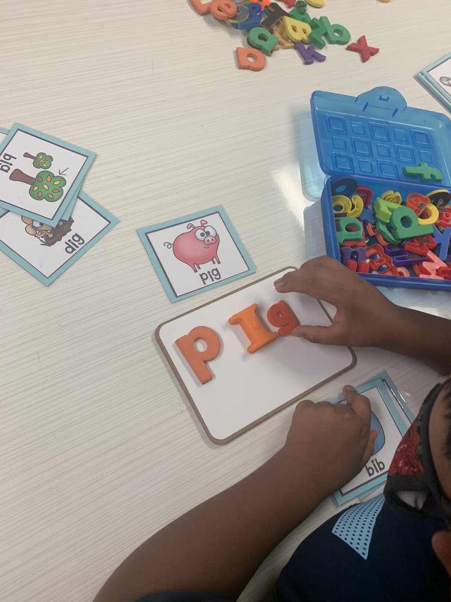 leti_lmarquez's tweet photo. Word building while having fun. @Columbia_VVUSD https://t.co/BGhbFaMWjY