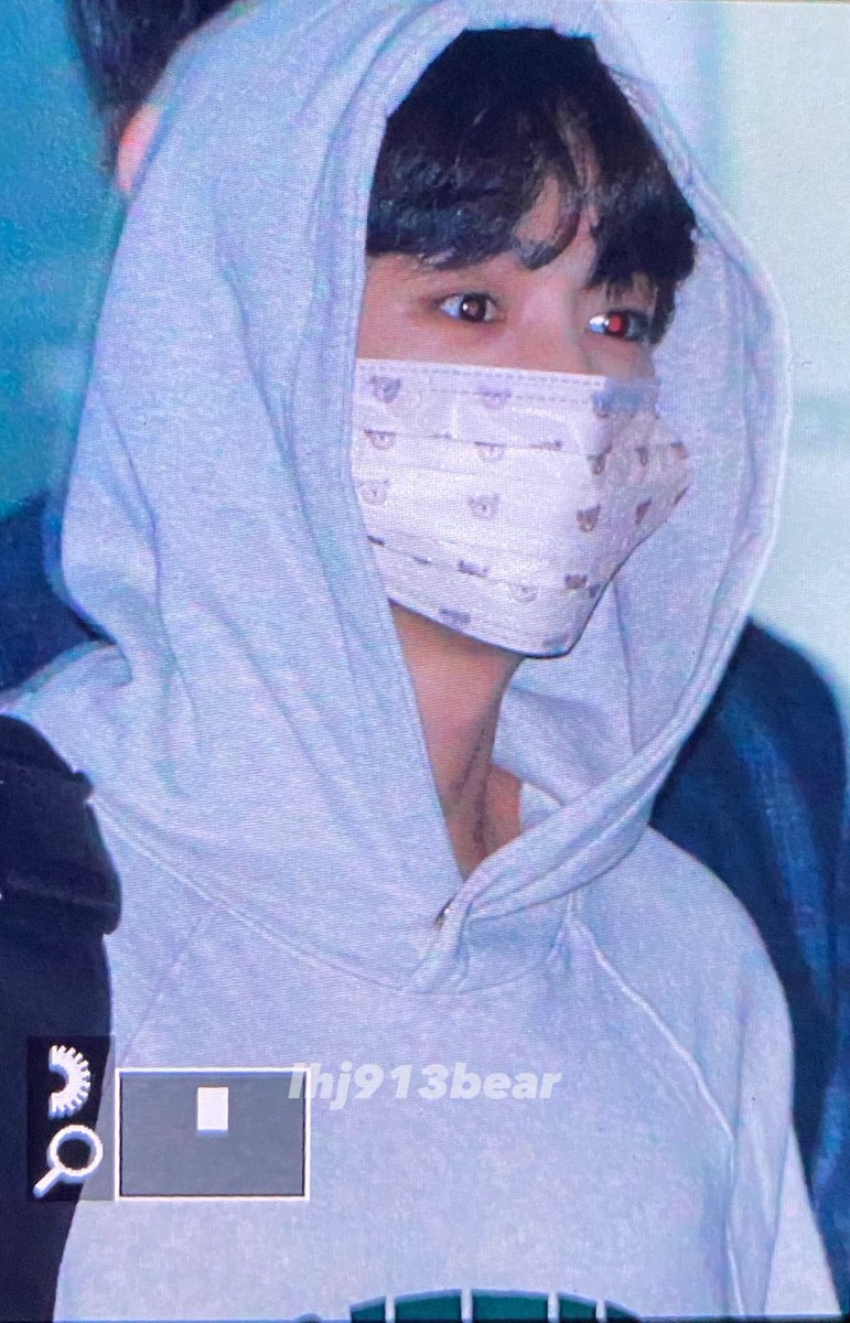 bear mask hyunjae will go down in history #현재 #더보이즈