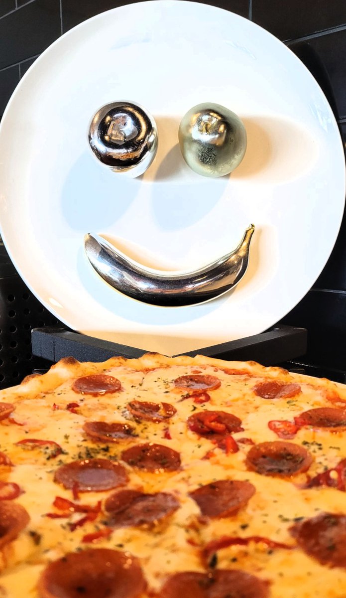 Pizza time means happy time! 🙃 #PestanaCR7 #PestanaCR7Funchal #VisitMadeira