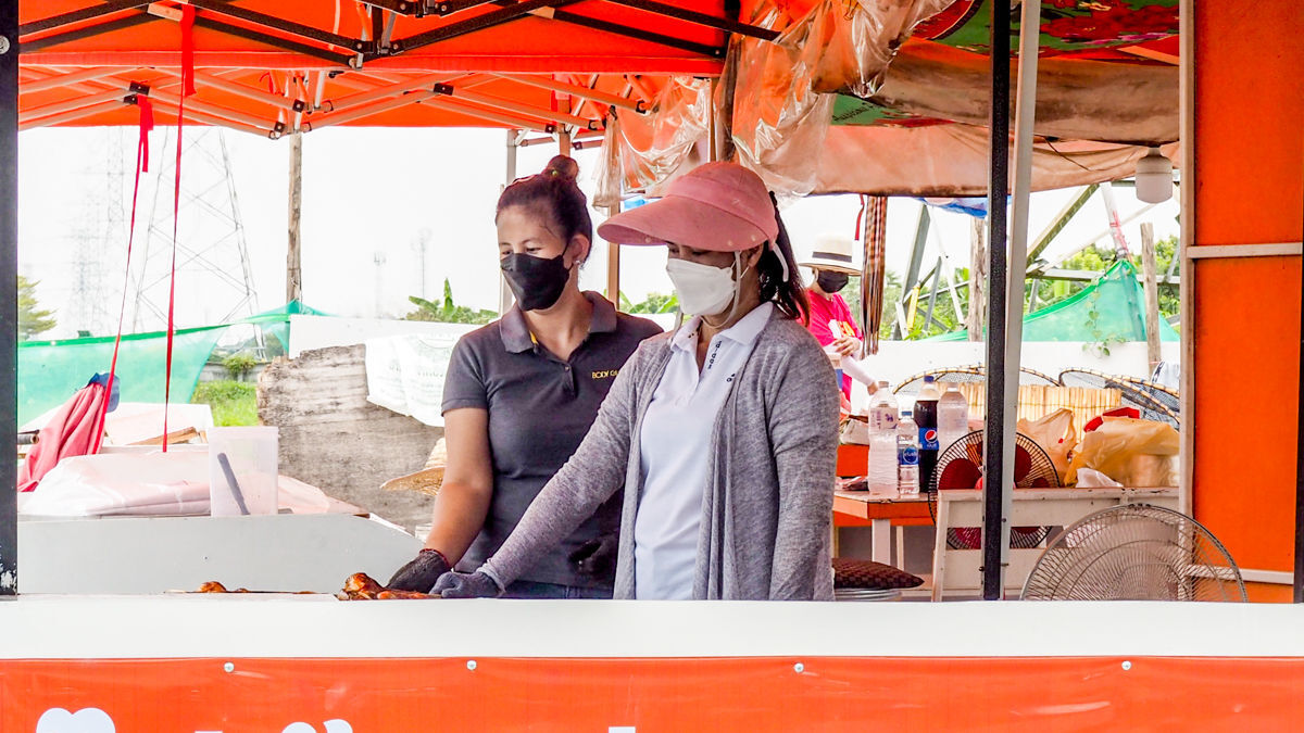 SiamAllFood's tweet image. ขายส่งไก่หมักหนีบไม้พร้อมย่าง สูตร ไก่ย่างเขาสวนกวาง | สนใจ แอด Line : bit.ly/2QcYz5j หรือ สอบถาม 064-936-6983

เราให้คำปรึกษาตั้งแต่เริ่มต้น : ย่างไม่เป็น เราสอนให้จนย่างเป็น ทำการตลาด วิเคราะห์แนวทาง เพื่อให้ทุกคนพลิกชีวิตให้ดีขึ้นได้ ^^