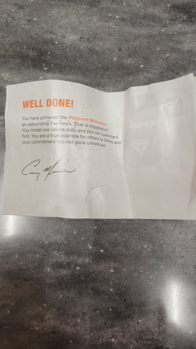 I always wonder how was going to be the day when I get my Diamond Award. To many celebrations seen which created a lot of expectations. Omg in the middle of my lunch suddenly my ASM Cheryl and ASDS Mabel came up to me giving me my Award. Unforgettable moment. Thanks #0925 &amp; #0258