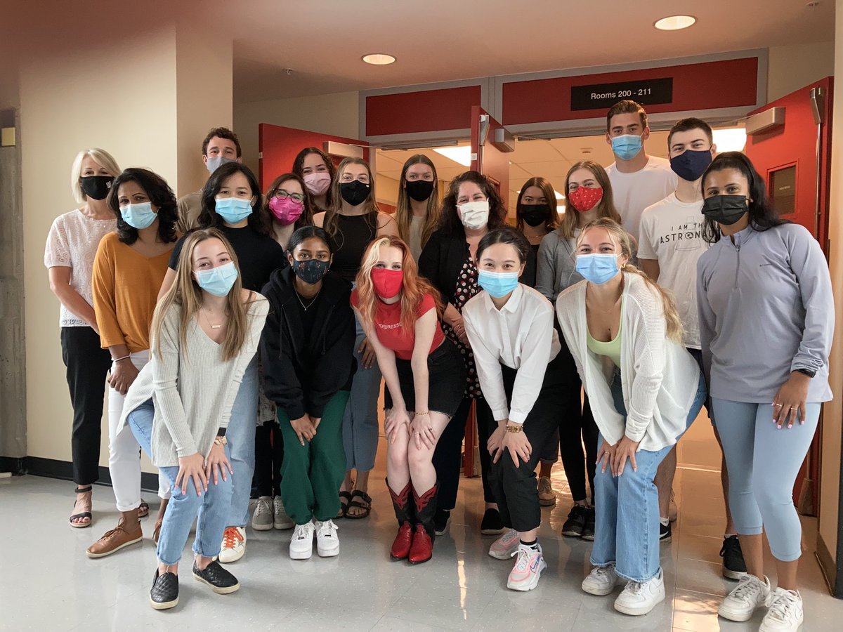 Two highlights from the 1st week of #UBCBEd2022: meeting these amazingly enthusiastic #PYP TC’s and teaching face to face!  SO good to be back 👍🍎  - can’t wait for next week! ⁦<a href="/UBCTeacherEd/">UBC Teacher Education</a>⁩ #UBCIBEd