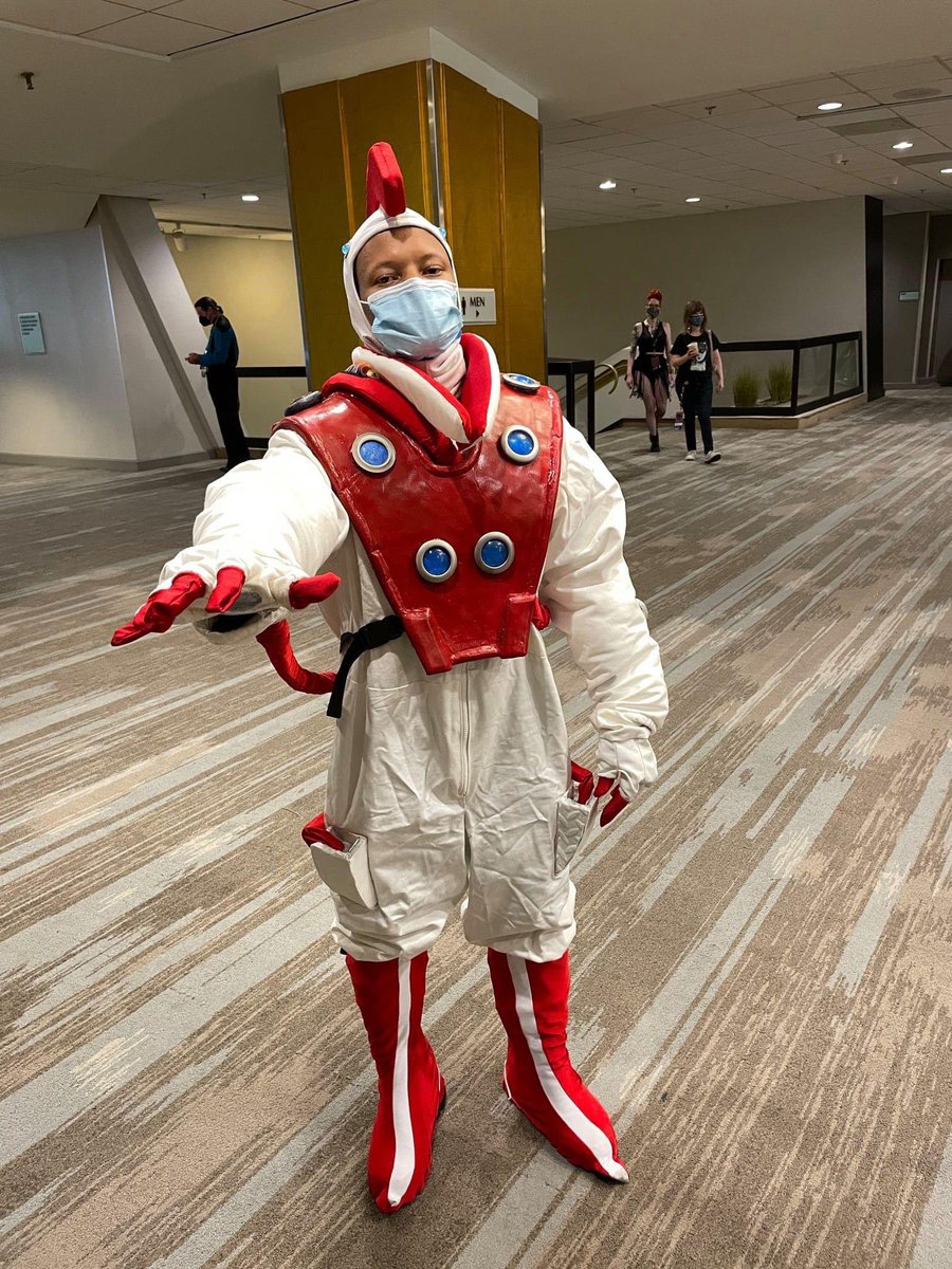 Still out here cosplaying Divinity @ValiantComics #DragonCon2021 #dragoncon #ValiantEntertainment #ValiantComics #Dragoncon #blackcosplayer #cosplay 

Photo by Emilio Garcia