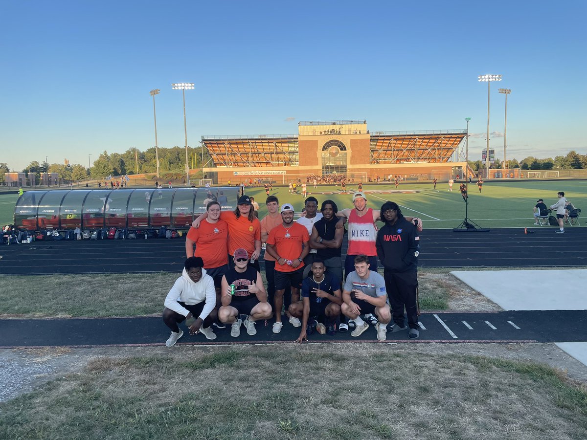 xrodriquez5's tweet photo. @OhioNorthernFB out here supporting @ONUWS_BAC  #LehrCup #BearSupportingBears https://t.co/XGYx7jwrtj