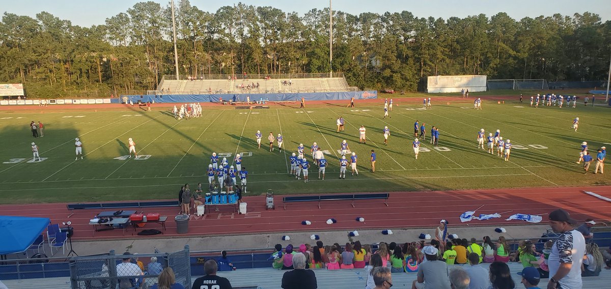 JosephHalm's tweet photo. Live from Sidney Theriot Stadium as @MandevilleFB opens its season (week late, thanks to an unnamed storm) against @DunhamAthletics in 30 minutes. #nolaprep #lhsaa https://t.co/10guY970H9