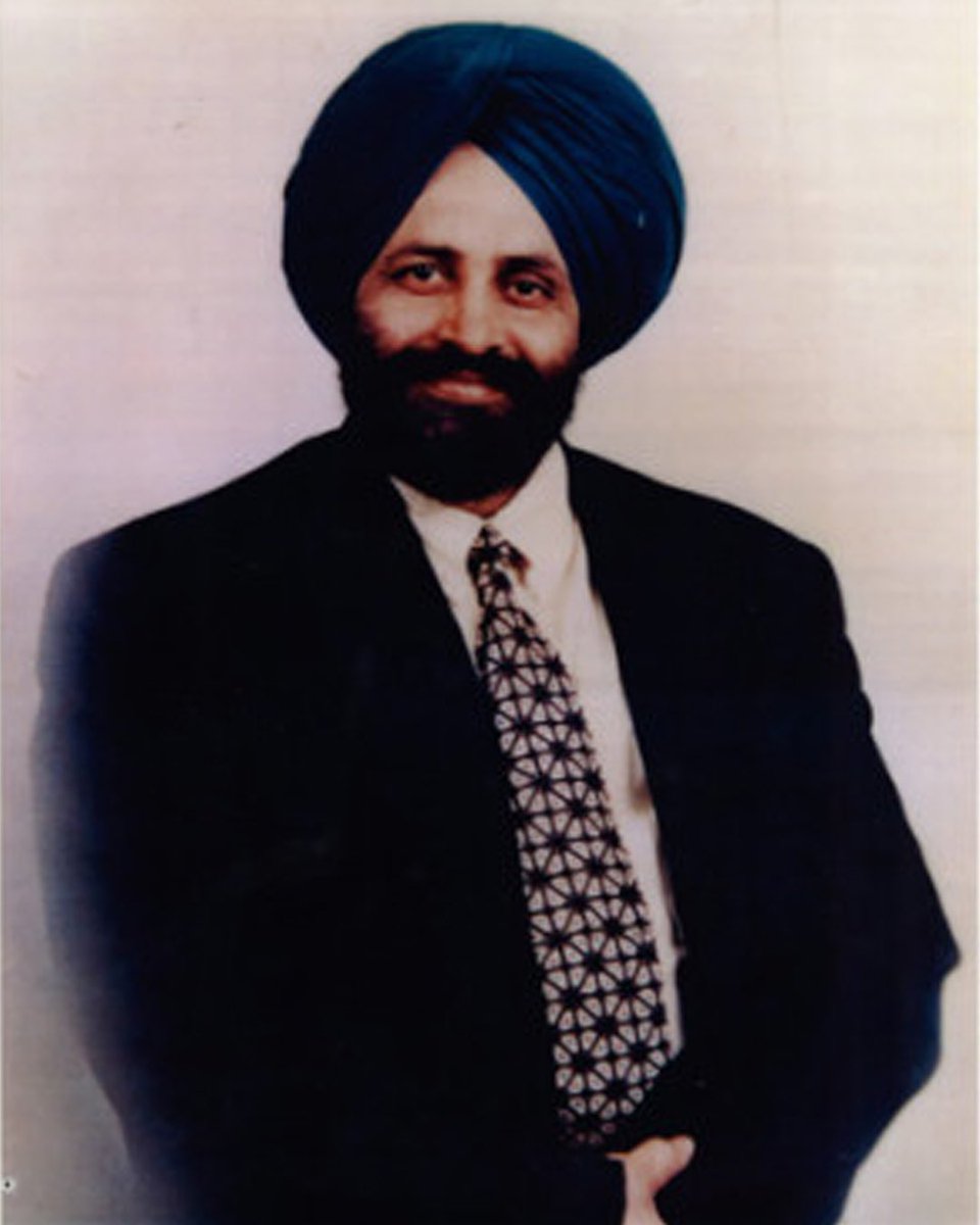 Inkquisitive's tweet photo. as a sikh who continues to experience the aftermath of #911 hate crime, today is first remembering the lives lost meaninglessly.

but also a reminder on how lives of many, in/out of my community, would change for simply "looking like them" (their words not mine)...

#September11 https://t.co/sOAcRYf0St