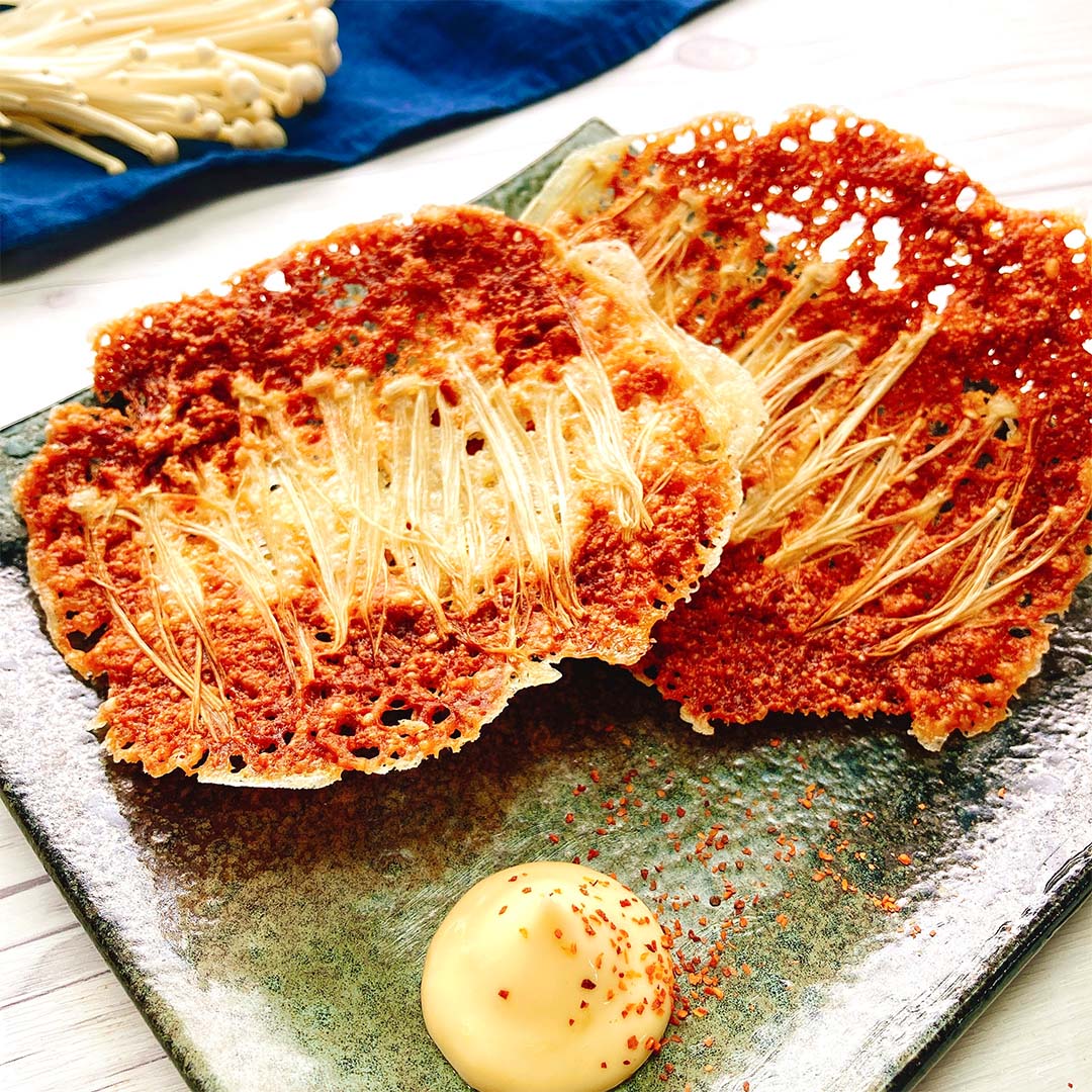 Tasty Japan レンジで3分 材料2つ パリパリえのきチーズ チーズとえのきをレンジでチンするだけ パリパリ食感のえのきチーズせんべいは おつまみにぴったり レンジで簡単に作れるレシピなので小腹が空いた時のおやつにも Tasty Japan レンジで3分 材料2つ パリパリえのきチーズ チーズとえのきをレンジでチンするだけ パリパリ食感のえのきチーズせんべいは おつまみにぴったり レンジで簡単に作れるレシピなので小腹が空いた時のおやつにも
