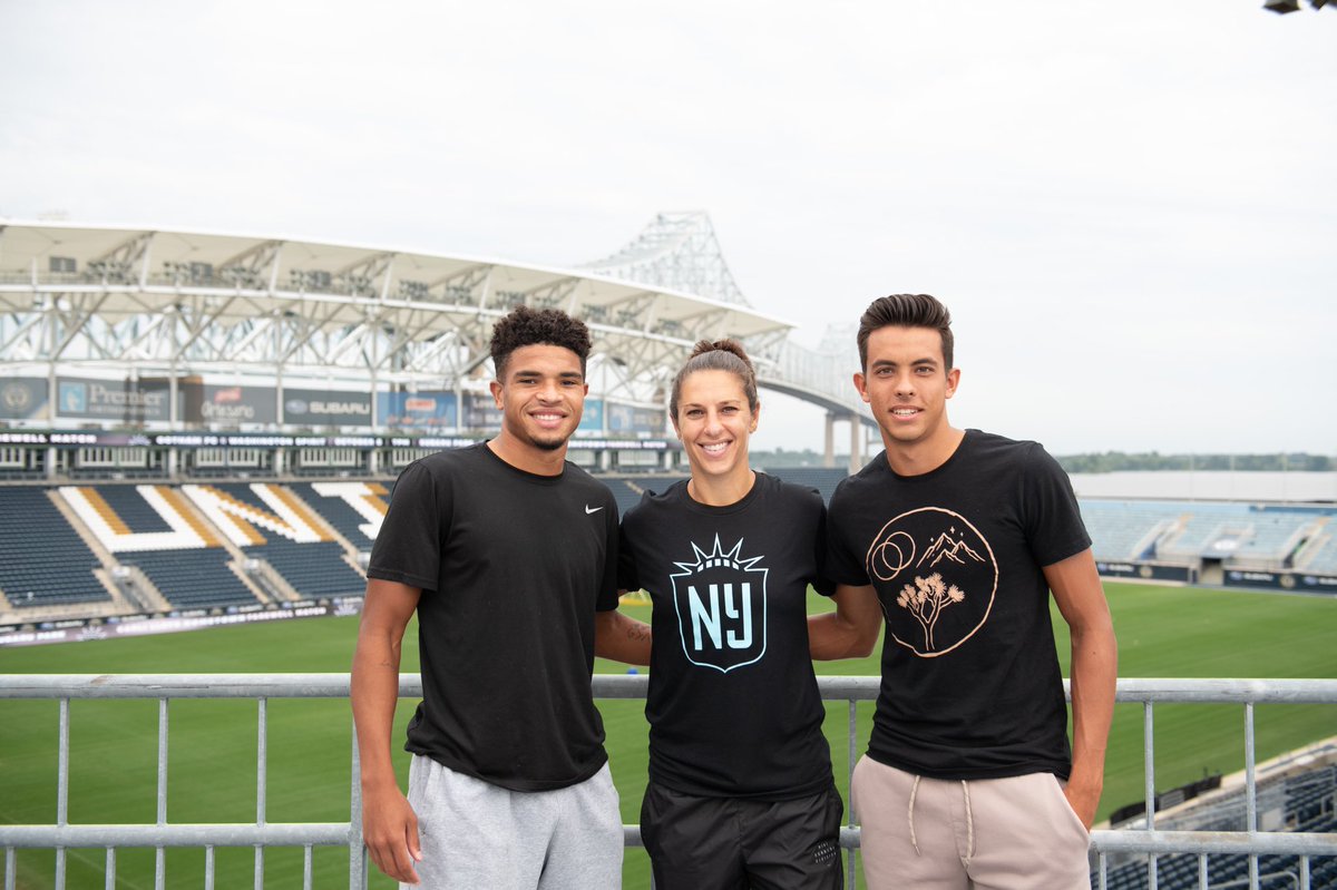 Honored to have met USWNT legend, @CarliLloyd yesterday. She has been a role model for me with her work ethic and grit on the field. Come out to support @GothamFC against Washington Spirt in her farewell match on October 6 @Subaru_Park #GOAT