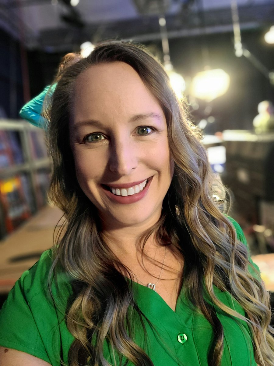 TanaWeingartner's tweet photo. Excited to help raise money for our public media friends @cetconnect & @ThinkTV! Bid high!! #CETAuction #TTVAuction https://t.co/RDaBgJBy5e