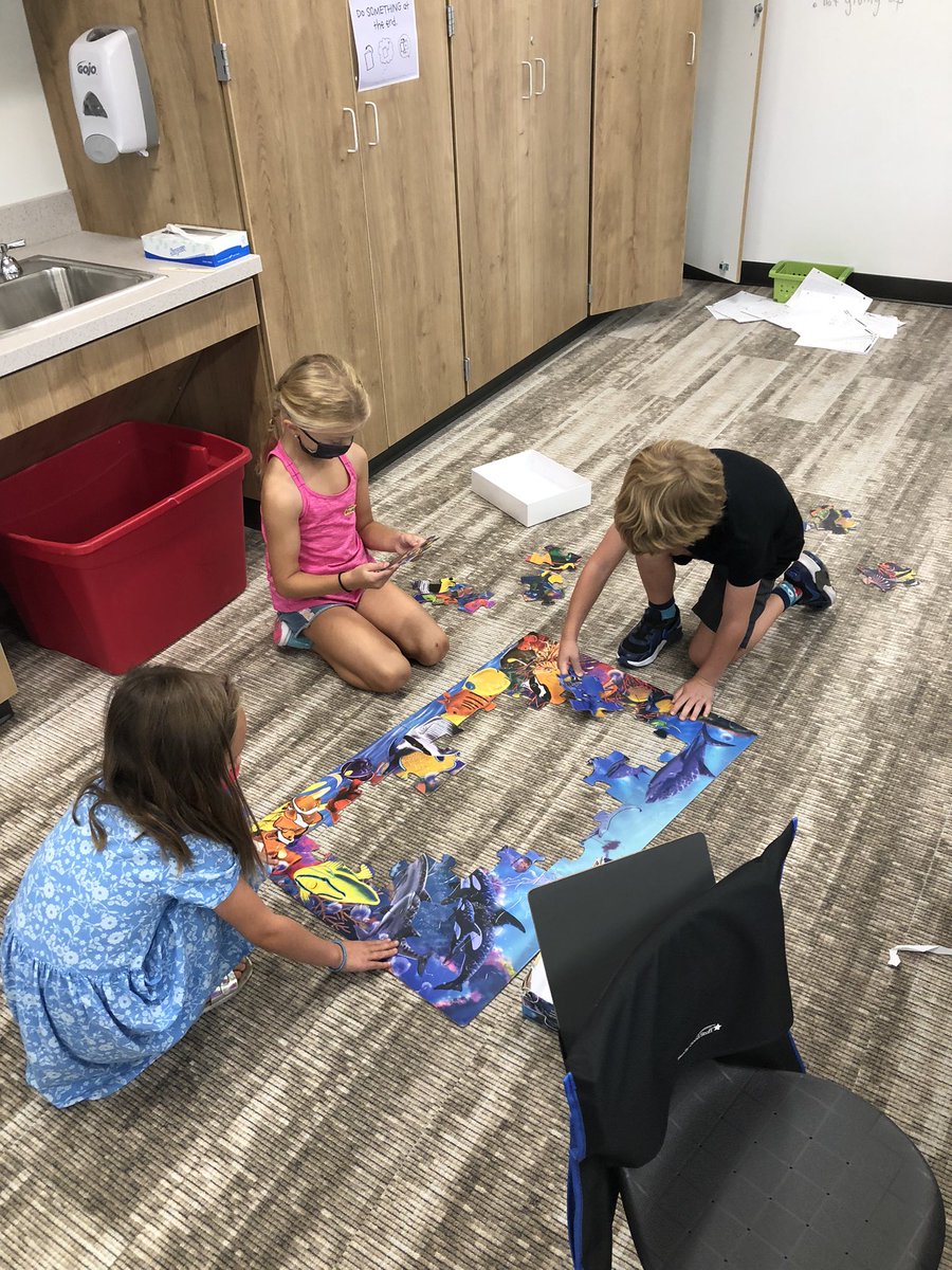 ksharp44's tweet photo. Learning to work together as a team and encouraging one another. #CCEthespace4u @CCE_Comets https://t.co/Hj5qMvhPvJ