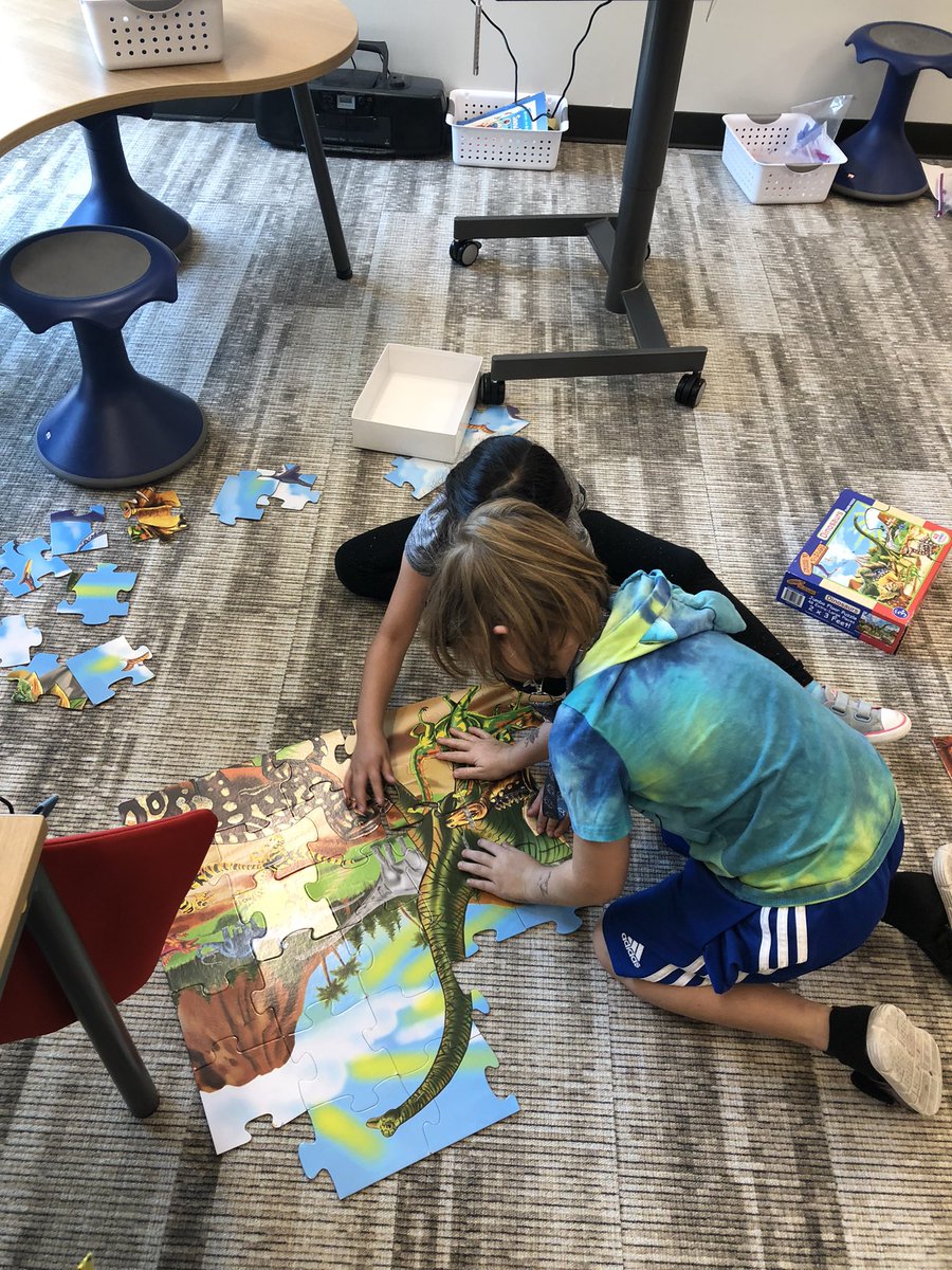 ksharp44's tweet photo. Learning to work together as a team and encouraging one another. #CCEthespace4u @CCE_Comets https://t.co/Hj5qMvhPvJ