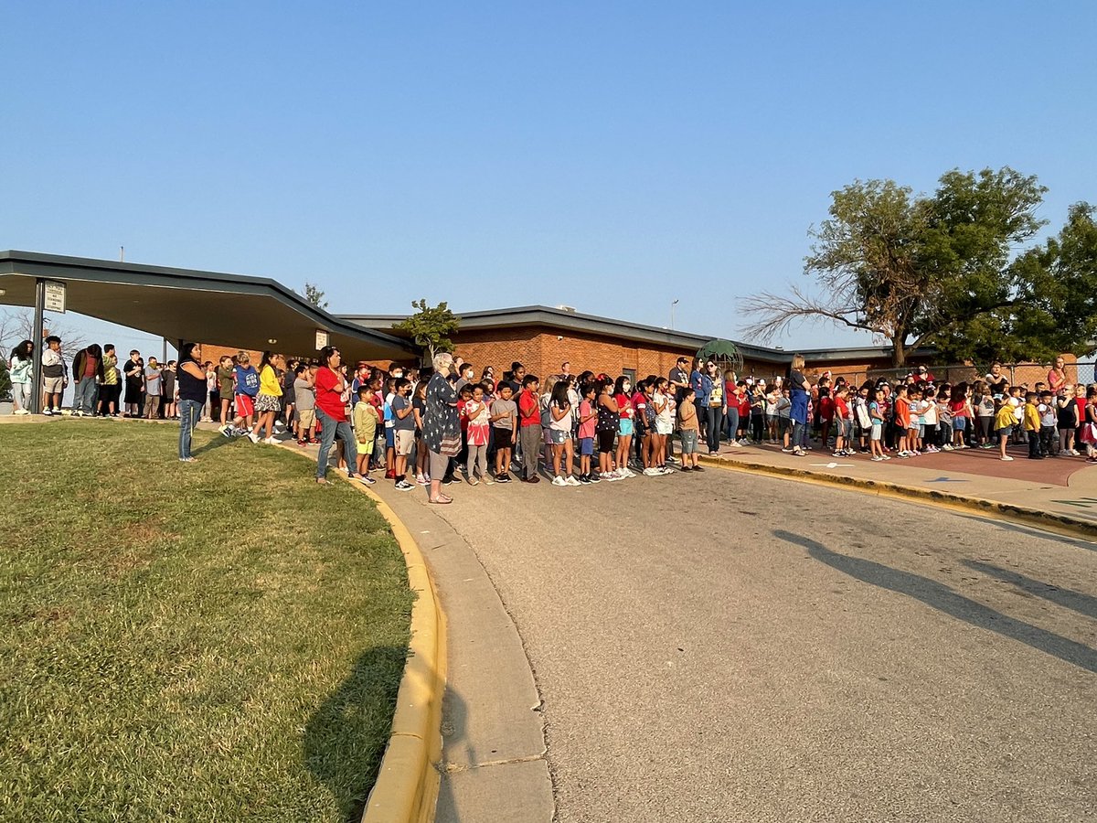 Fannin Elementary remembers with a flag ceremony. ❤️<a href="/DevinLHagan/">Devin Hagan</a> <a href="/ChargersFannin/">Fannin Chargers</a> @ShellyHuddlesto <a href="/SanAngeloISD/">San Angelo ISD</a>