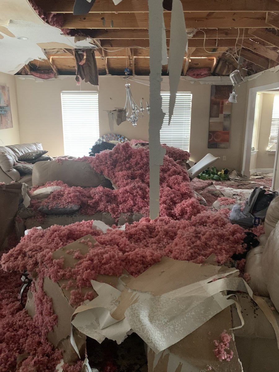 J_Hooper11's tweet photo. Wanted to share these photos from my childhood house to show the reality of many households after hurricane Ida but more so to REMIND you how much more important the relationships you have with your family, friends, and loved ones are than your next car, new watch, or new tv. https://t.co/6PlRXnQhez