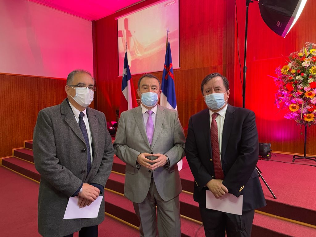 JavierHOsorno's tweet photo. Participando en Servicio de Acción de Gracias por la Patria, invitado por la Unión Comunal de Pastores de #Osorno, presidida por el Pastor Juan Miranda. https://t.co/C7jHd3SDX8