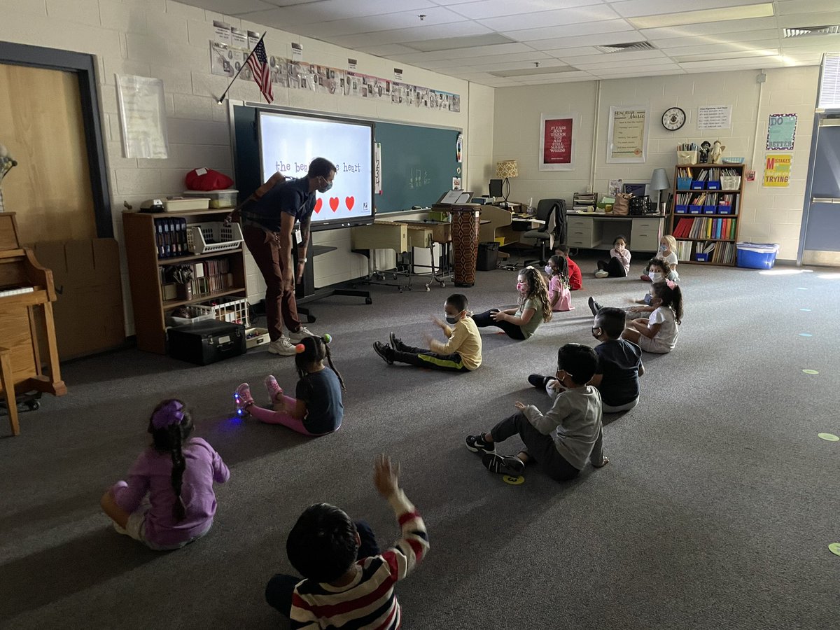 @hedlund_ross and his kindergarten students practiced a steady beat this morning @SterlingElem