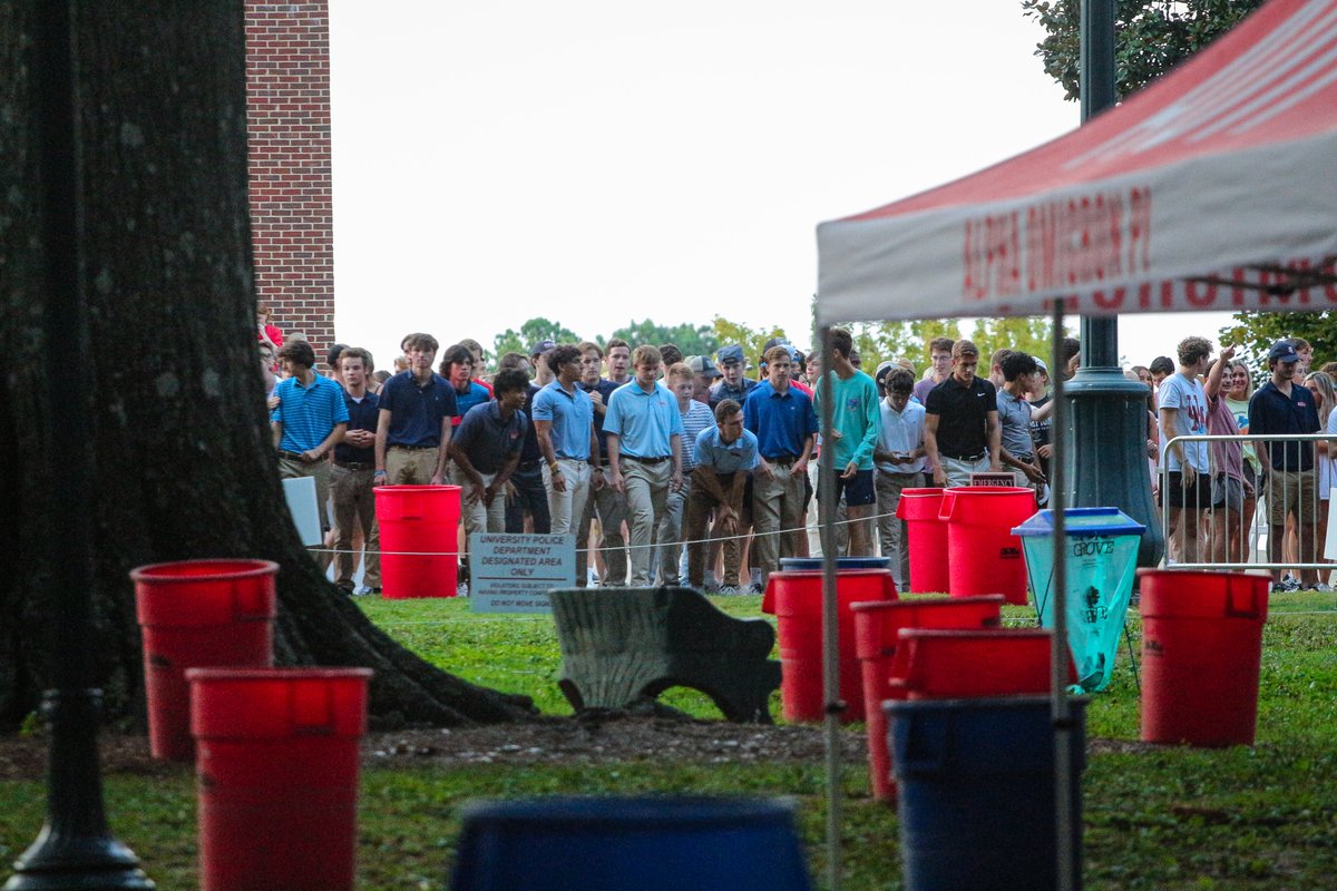 OleMissSports's tweet photo. Grove 🔜 https://t.co/4W07B1pX9a