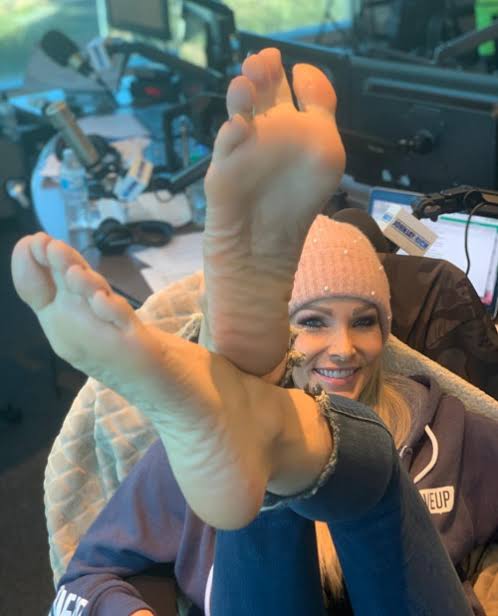 UnfugFan's tweet photo. Kyle's incredibly big feet (51)

#kyle #kyleunfug #kyleunfugfeet
#feet #bigfeet #verybigfeet #FOOTISTA #feetfetish #footfetish #verybigfoot #feetsmell #dirtyfeet #feetbdsm #feetslave #feetmitress #lovefeet #feetlick #feettick #feetphoto #kylefeetshow #smellfeet #dirtyfeet #asfeet https://t.co/6PDv67Nal7