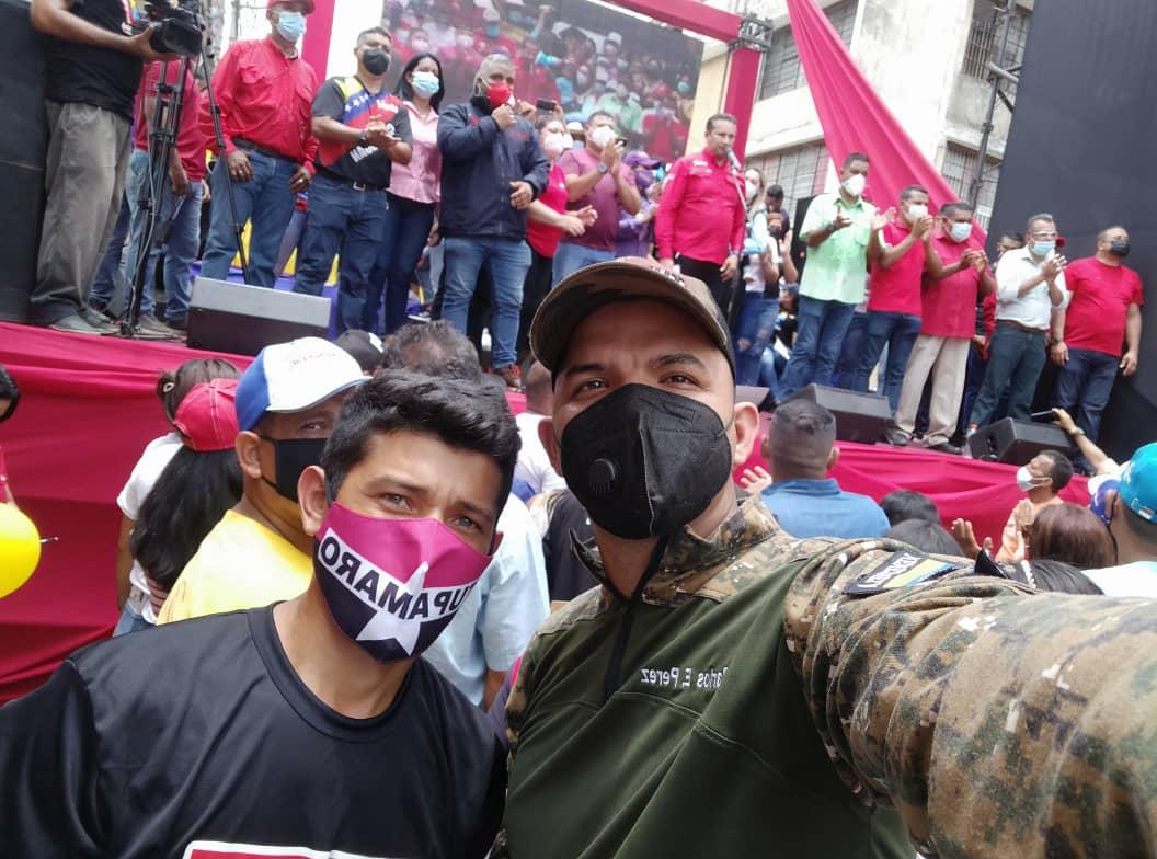 Con alegría revolucionaria el Gran Polo Patriótico  acompañó  a nuestro candidato en alianza perfecta a José Vásquez a la Gobernación a la inscripción ante el CNE..
#ComunicacionRebelde
<a href="/NicolasMaduro/">Nicolás Maduro</a>