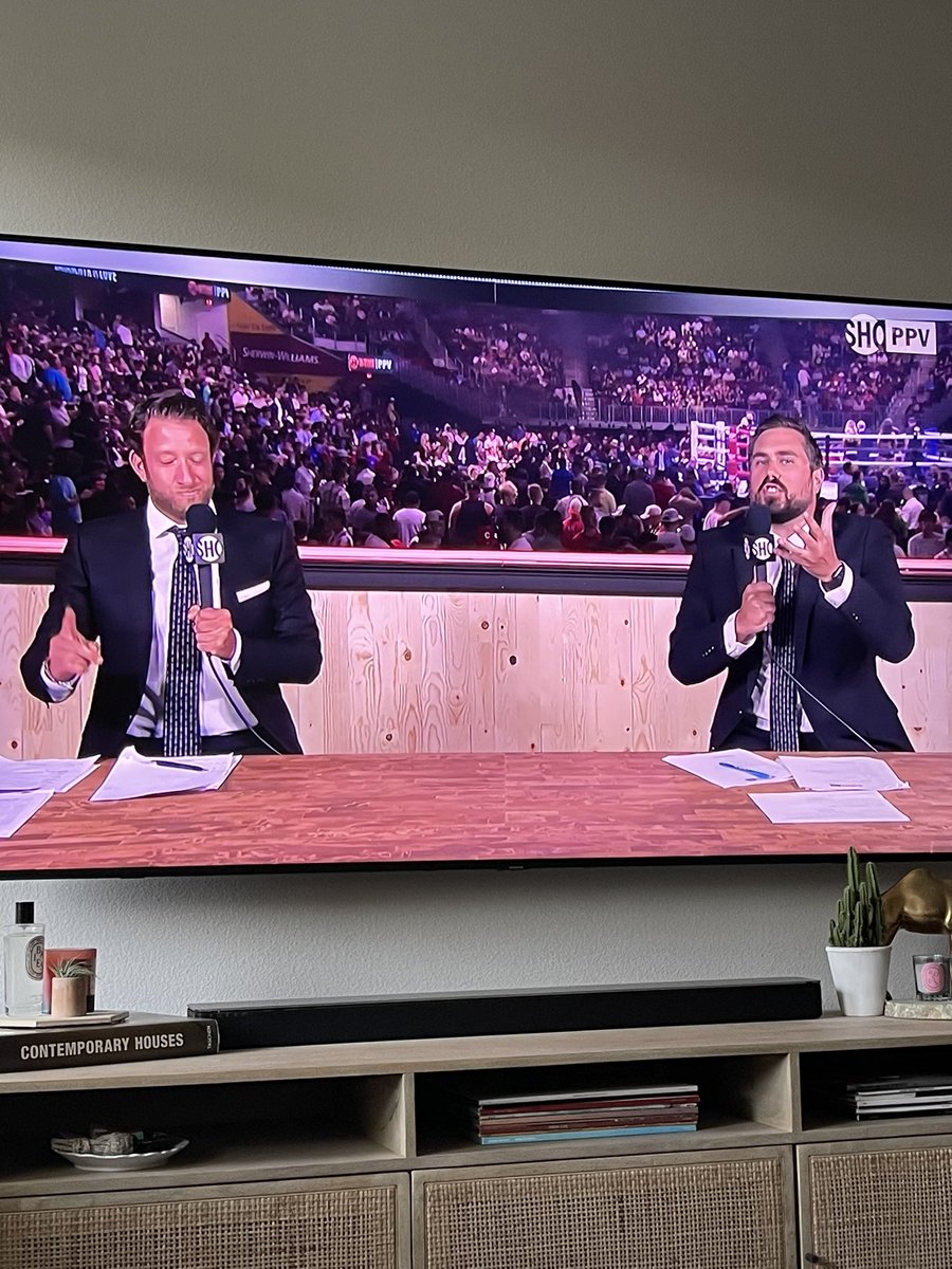 wearelostkings's tweet photo. absolutely electric broadcasting @stoolpresidente @BarstoolBigCat https://t.co/4nB9OHSkEq
