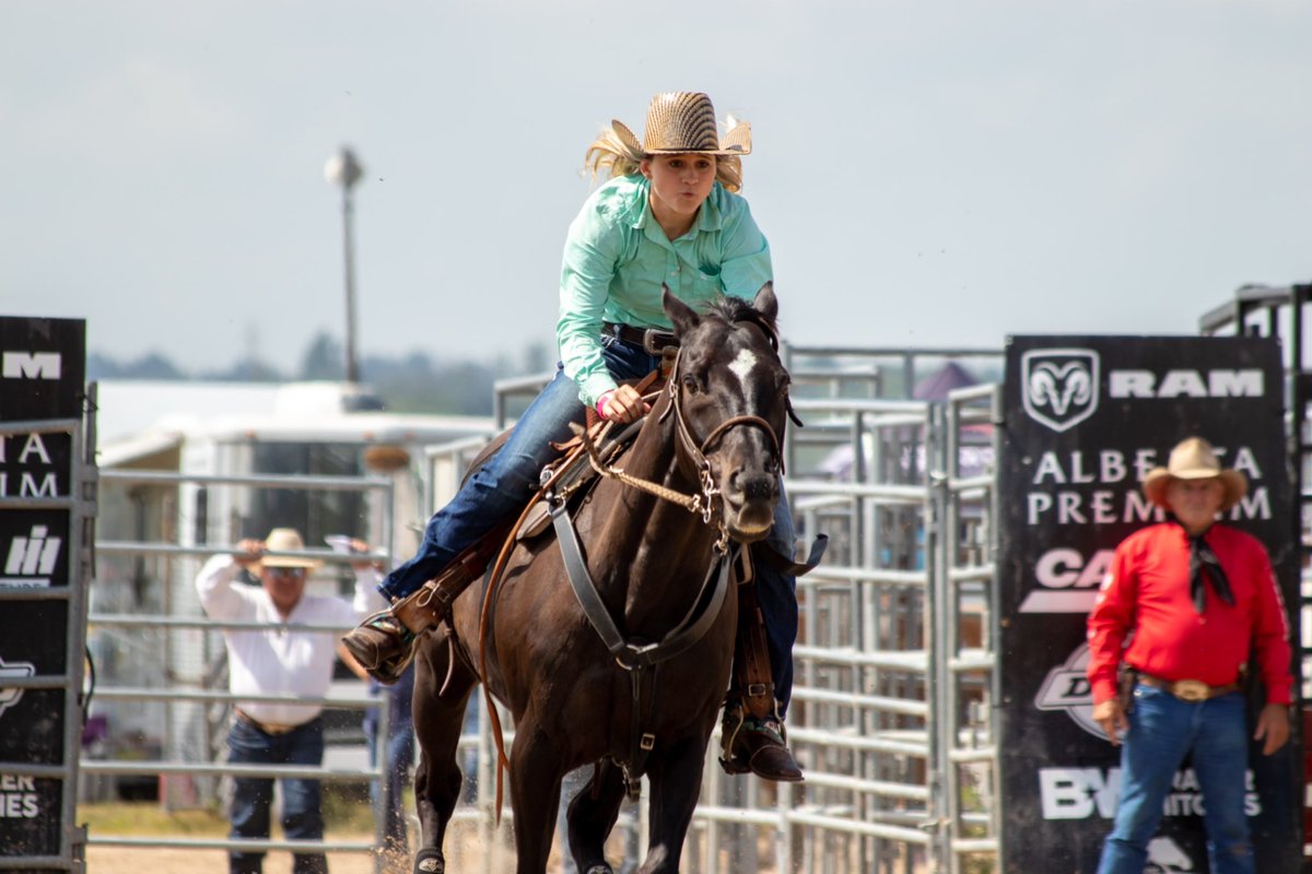 KrisHislop's tweet photo. Forgot how much I ❤️ being a rodeo mom. Watching my girl do her thing🐴 great day back at @RamRodeoSeries #cowgirlsandcowboys #polebending #rodeomom #GrimmReeper #rodeofamily #Ramrodeotour https://t.co/aWlrieEPAp