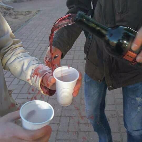 LisandroEmanue9's tweet photo. Mi vieja : "Para tomar si sos bueno"

Yo tomando: https://t.co/8GIDbB46TV