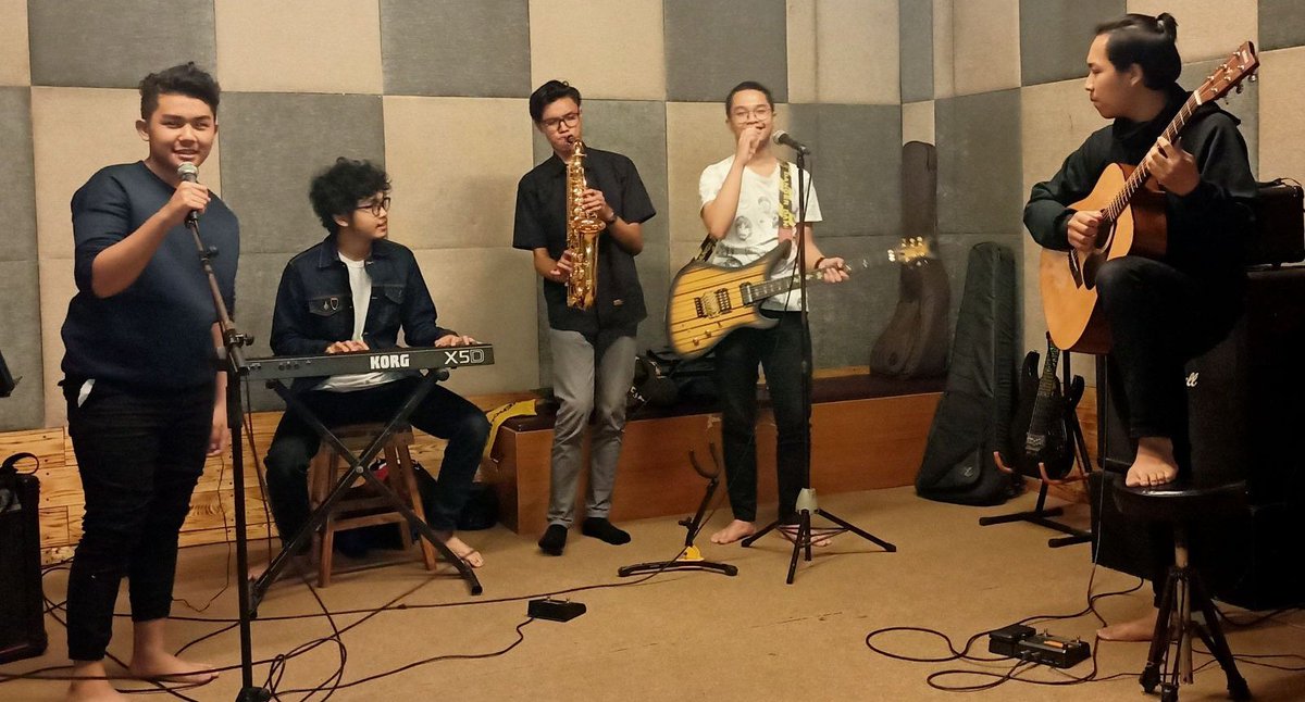 hariizmuh's tweet photo. bandtrok comeback🎷🎷🎷 https://t.co/OwY3pSHcel