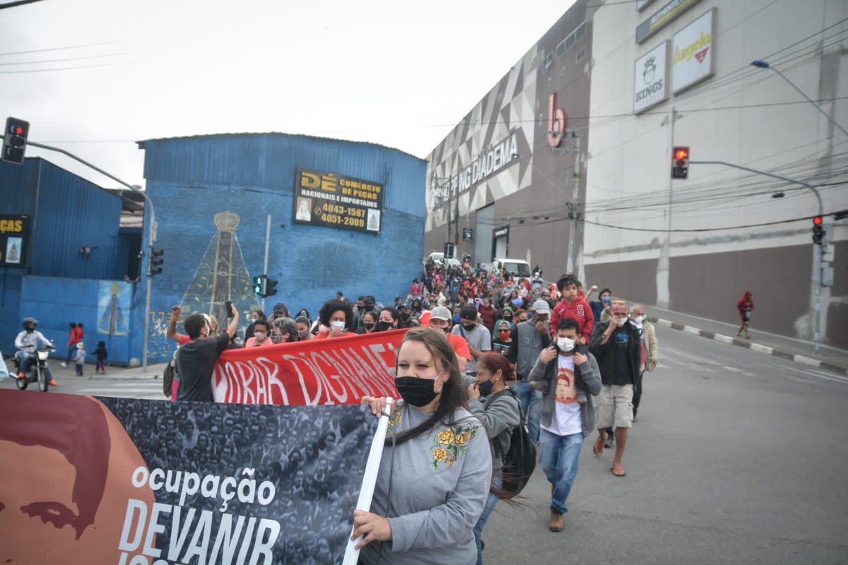 O <a href="/MLB_nacional/">Movimento de Luta nos Bairros, Vilas e Favelas</a> conquistou hoje 150 casas e a desapropriação de um terreno de 10m² em Diadema!

As famílias da ocupação  Devanir José de Carvalho depois de 2 semanas de ocupação conquistaram sua moradia!

Mais uma vitória do povo! Quem luta, conquista!

📷 Jorge Ferreira