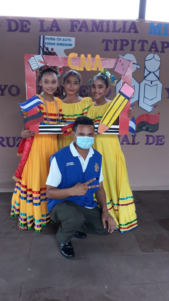MifamManagua's tweet photo. Managua│ #Tipitapa
#PAMOR Ministerio de la Familia, Ministerio de Educación Realizamos Festival Cultural SocioEducativo Historias, Remembranzas Saludando Aniversario Cruzada Nacional de Alfabetización. Y TAMBIEN ENSEÑENLES A LEER.
#AmorAlaFamilia
#SeguimosCambiandoNicaragua https://t.co/p3SViHpGBB