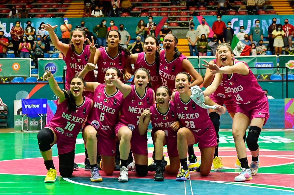 mexbasquet's tweet photo. #MexBasquet🇲🇽🏀 ¡Así celebra México ser el tercer lugar del #FIBAU16Americas! 

Estamos muy orgullosos de cada una de ustedes ⛹🏻‍♀️❤️

 #nadanoadetiene https://t.co/CnmiP02C41