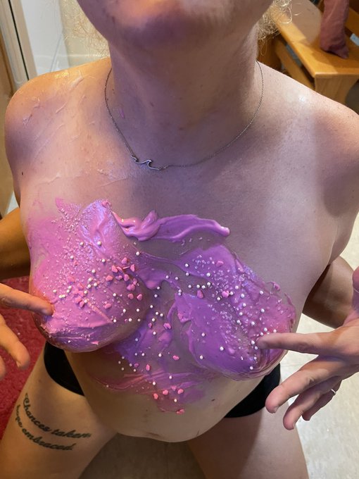 I had so much fun with this shoot. 🧁 🎀 #OnlyFans #girlsofonlyfans #frosting https://t.co/bcQzKQBwWX<a href="/tag/onlyfans"class="tags">#OnlyFans</a><a href="/tag/frosting"class="tags"><span>#frosting</span></a><a href="/tag/girlsofonlyfans"class="tags"><span>#girlsofonlyfans</span></a>