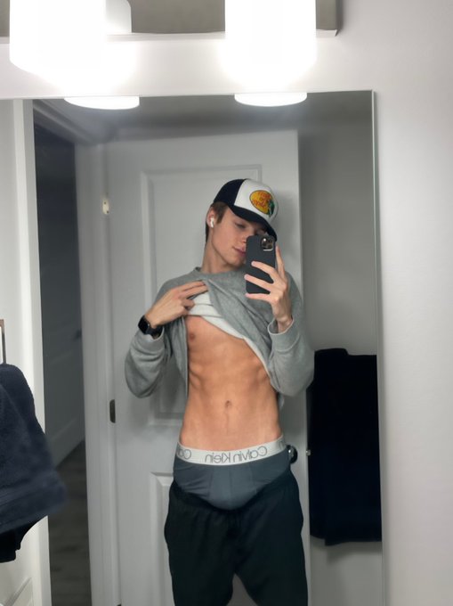 Bulge out https://t.co/2cN1PcwUHD