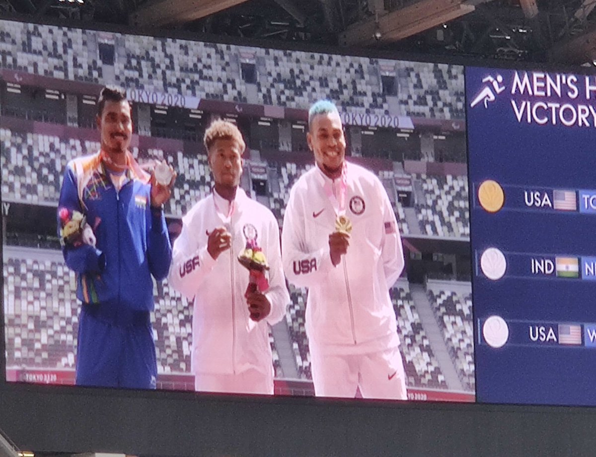 ParalympicIndia's tweet photo. VICTORY CEREMONY 🥈 @nishad_hj T47 High Jump @ParaAthletics!! 🇮🇳🎉 #Praise4Para

@narendramodi @Media_SAI @Paralympics @ianuragthakur 
#UnitedByEmotion #StrongerTogether #Toktyo2020 #Paralympics https://t.co/6bVnB1MebF