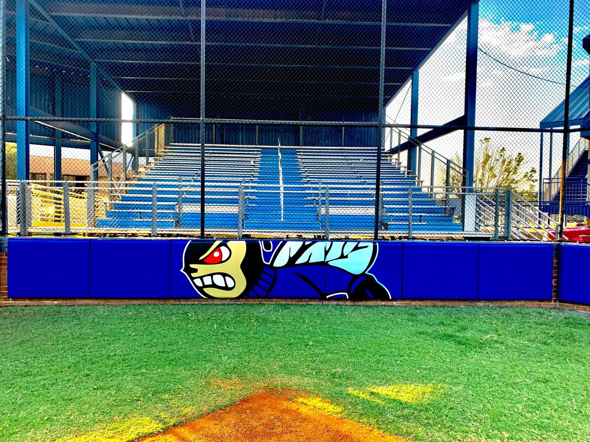 jacketsftball's tweet photo. New addition 🤩 to the softball stadium 🔥 #stingem #thatcharlietho 
🔹🔹 a HUGE THANK YOU to the indivuals that came out &amp; helped today in the heat as well as SWM for getting our brick wall higher in a quick fashion for us to complete this fully 🔹🔹 https://t.co/BLZsGbRMpX