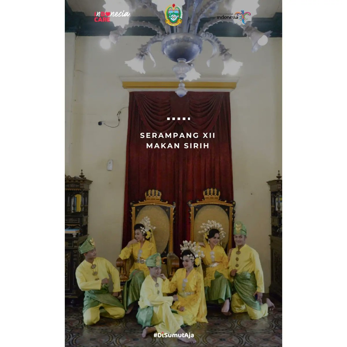 Tim kesenian binaan @bsbdisbudparsu saat sebelum tampil untuk mengikuti persiapan Festival Virtual Internasional Welness Tourism Indonesia 2021 di Istana Maimun Medan, Jumat 27 Agustus 2021.

#tarimelayu #tariserampangxii #makansirih #istanamaimun #Melayu #melayudeli