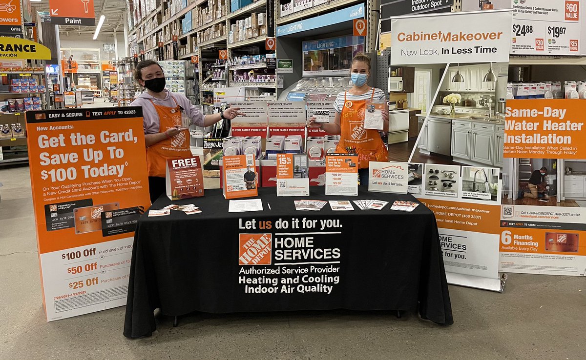 Peer to Peer recognition in #2676 Leominster! FES Lucas Acevedo congratulates Corynne Malia for getting 13 Credit Cards in one day! <a href="/marantes1/">Marcelo Arantes</a> <a href="/JasonArigoni/">Jason Arigoni</a> <a href="/middertom22/">Thomas Hermley</a> <a href="/MegCoughlin4/">Meg Coughlin</a> @MelissaGuertin5 <a href="/garysilver30/">Gary Silver</a> <a href="/Mickey2015O/">Michael O'Neill</a>