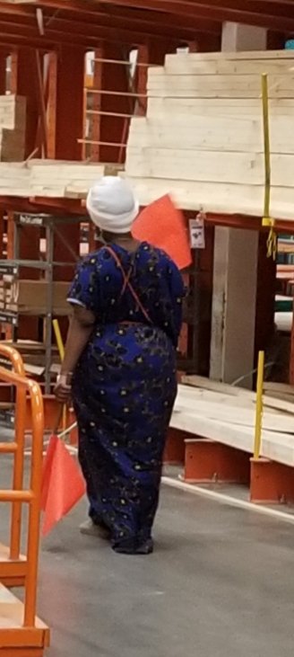 Zahara keeping everyone safe by spotting for power equipment. 
@MattWorkmanTHD 
<a href="/KellyConnors7/">Kelly Connors</a> 
#safetyselfienp