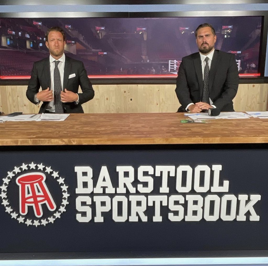 BarstoolBigCat's tweet photo. What a night https://t.co/JXJ7A2ZvwN