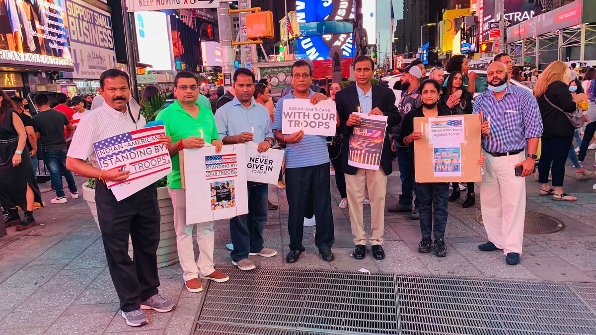 DigamberE's tweet photo. Joined hundreds of Indian 🇮🇳-American🇺🇸 community members across the United States in expressing solidarity with the American Soldiers who got killed by terrorist attack at Kabul Airport, perpetrated by Pakistan based terrorist organization ISISK !! https://t.co/hCUKe9XVIc