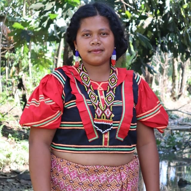 pldt's tweet image. To help preserve the culture of indigenous communities in Kalilangan, Bukidnon, PLDT and @livesmart held a bead-making workshop. Manobo, Higaonon, and Maranao youth and elders also learned about photography and online marketing.
#PLDTConnectingLives #TechnologyForDevelopment