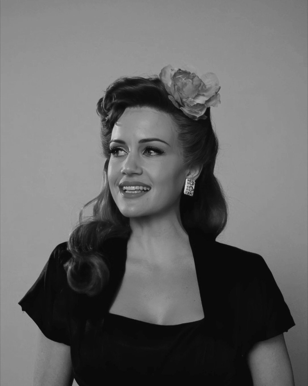 Happy birthday carla gugino   