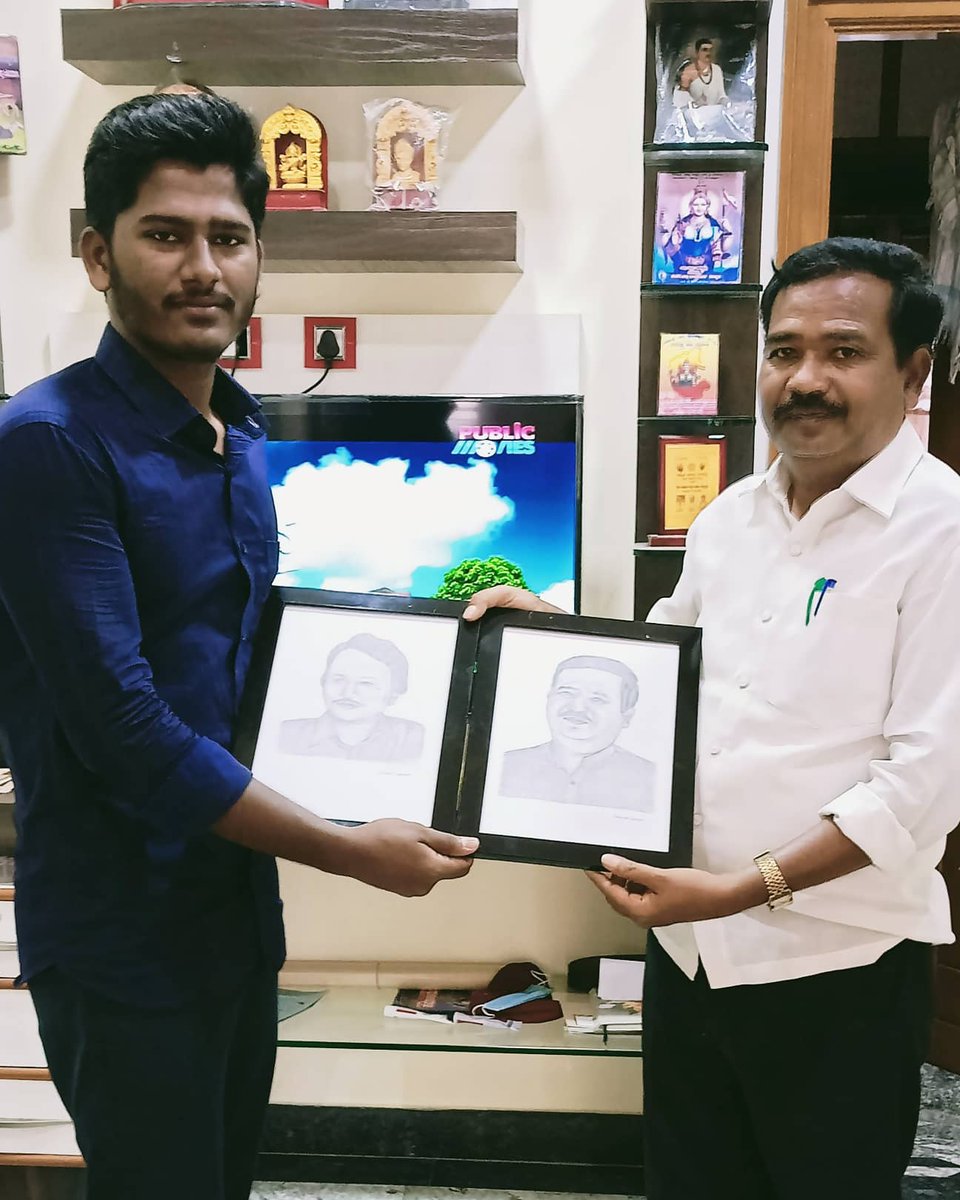 HarjathB's tweet photo. ನನ್ನ ಗುರುಗಳ ಆಜ್ಮೀರ್ ನಂದಾಪುರ್ ಸರ್ ರವರ ಮನೆಗೆ ಹೋದ ಸಂದರ್ಭ | Harjath Baligar
When I went to the house of my teacher, Azmir ನಂದಾಪುರ್ sir
#artwork #Artist
#gangavat #koppal #Karnataka https://t.co/YXKr80Nvo1